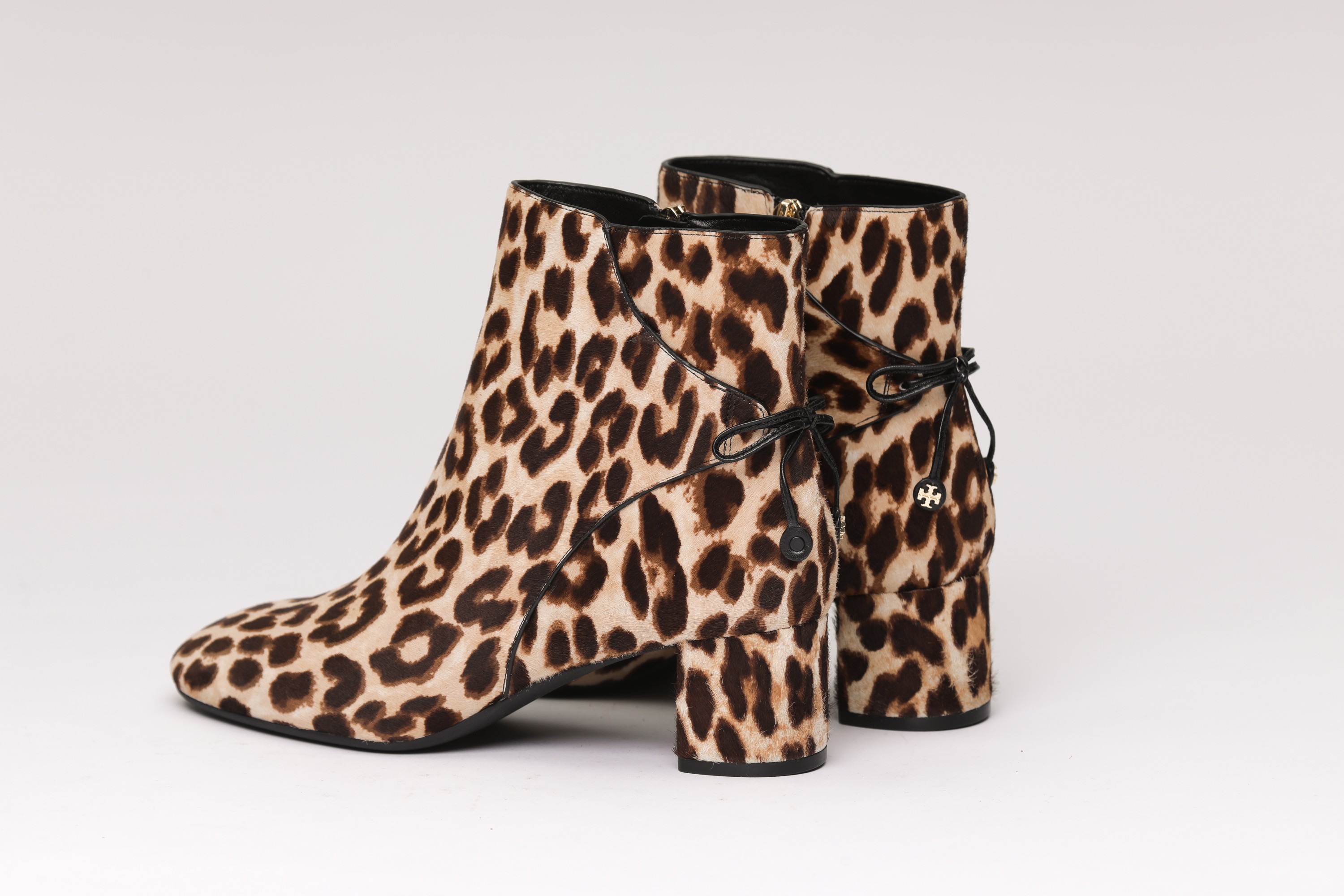 обувь Tory Burch Laila Leopard Print Calf Hair Booties 42164