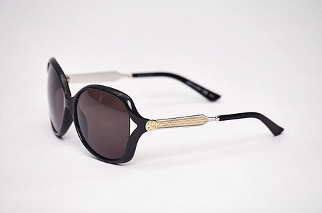 Солнцезащитные очки Gucci GG0076S