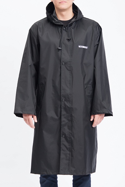 Плащ Vetements Men's Black Copyright Raincoat
